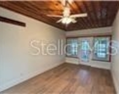 912 Lake Jessie Drive - Photo Thumbnail 5