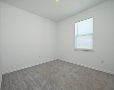 685 Crown Rose Drive - Photo Thumbnail 23