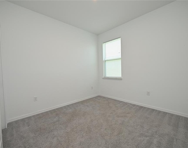 685 Crown Rose Drive - Photo Thumbnail 27