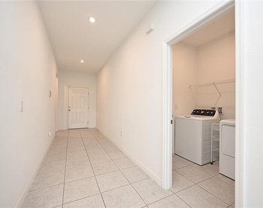 685 Crown Rose Drive - Photo Thumbnail 20