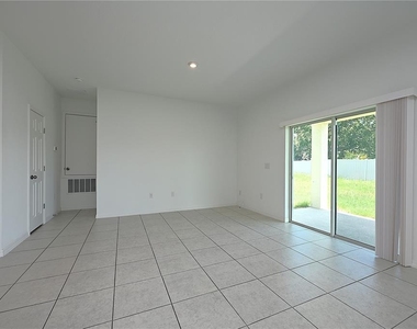 685 Crown Rose Drive - Photo Thumbnail 8