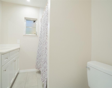 495 Avenue F Se - Photo Thumbnail 10