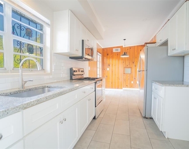 495 Avenue F Se - Photo Thumbnail 6