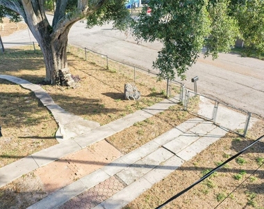 495 Avenue F Se - Photo Thumbnail 14