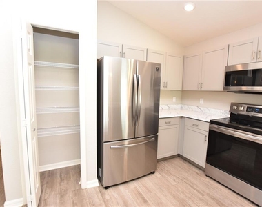 372 Cascara Lane - Photo Thumbnail 4