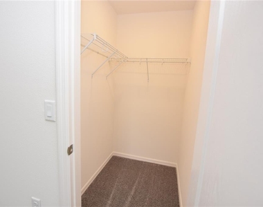 3905 Academia Avenue - Photo Thumbnail 28