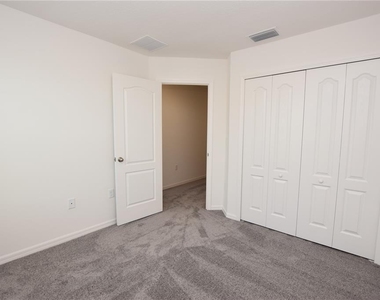 3905 Academia Avenue - Photo Thumbnail 32