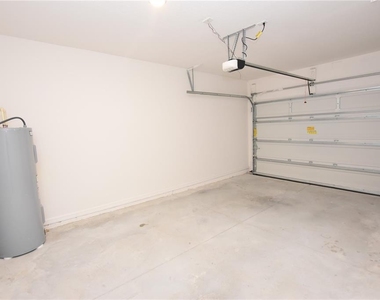 3905 Academia Avenue - Photo Thumbnail 33