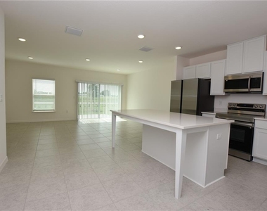 3905 Academia Avenue - Photo Thumbnail 13