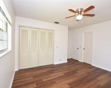 204 Chaucer Lane - Photo Thumbnail 15