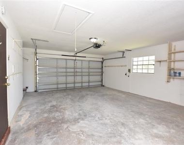 204 Chaucer Lane - Photo Thumbnail 17