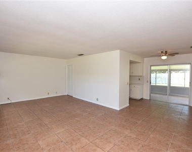 204 Chaucer Lane - Photo Thumbnail 5