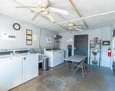 1100 Martinique Drive - Photo Thumbnail 13