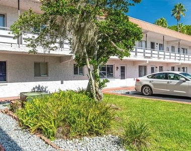 1100 Martinique Drive - Photo Thumbnail 27