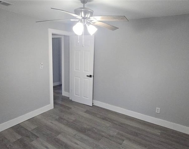 318 Chesney Blvd - Photo Thumbnail 11