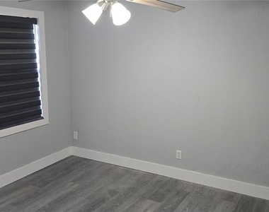 318 Chesney Blvd - Photo Thumbnail 16