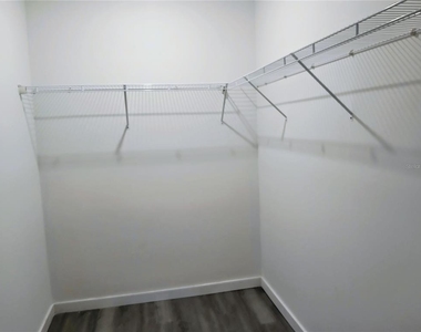 1583 Nw 29th Road - Photo Thumbnail 8