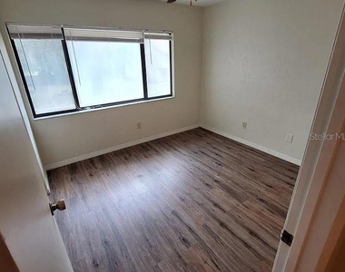 6111 Sw 8th Place - Photo Thumbnail 18