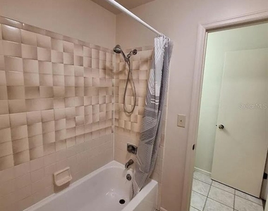 6111 Sw 8th Place - Photo Thumbnail 21