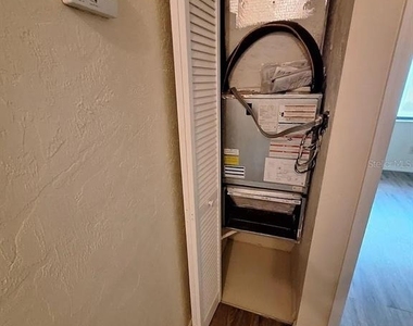 6111 Sw 8th Place - Photo Thumbnail 26