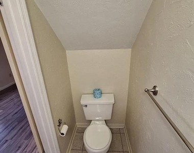 6111 Sw 8th Place - Photo Thumbnail 9