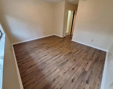 6111 Sw 8th Place - Photo Thumbnail 14