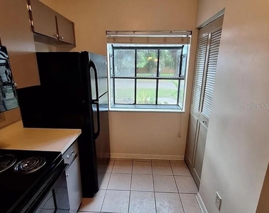 6111 Sw 8th Place - Photo Thumbnail 6