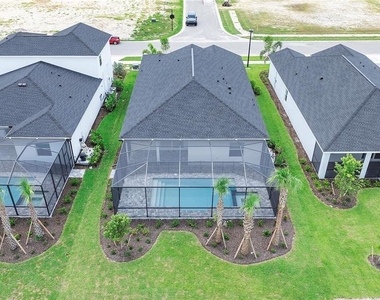 14735 Bluewater Road - Photo Thumbnail 25