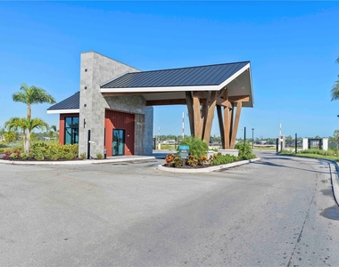14735 Bluewater Road - Photo Thumbnail 28