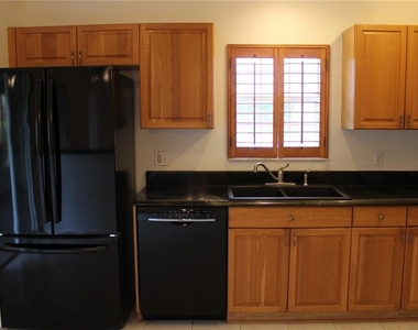 1702 Fairway Trace - Photo Thumbnail 5
