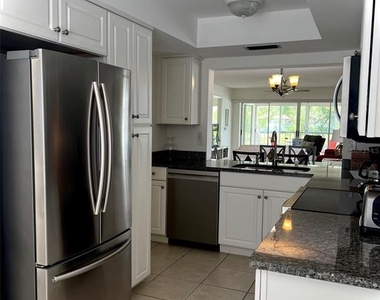 5242 Wedgewood Lane - Photo Thumbnail 3