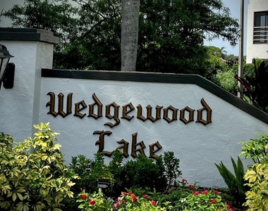 5242 Wedgewood Lane - Photo Thumbnail 14