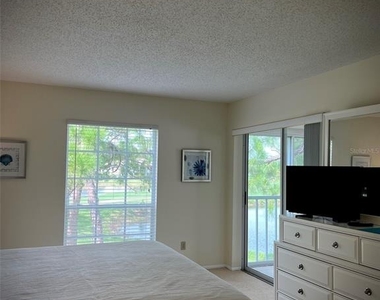 5242 Wedgewood Lane - Photo Thumbnail 5