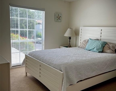 5242 Wedgewood Lane - Photo Thumbnail 6