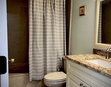 5242 Wedgewood Lane - Photo Thumbnail 9
