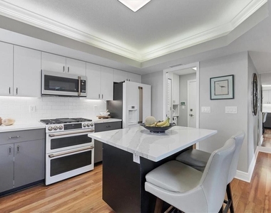 200 Cocoanut Avenue - Photo Thumbnail 14