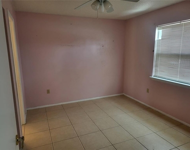 12165 Gulfstream Boulevard - Photo Thumbnail 10