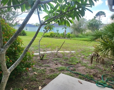 12165 Gulfstream Boulevard - Photo Thumbnail 17