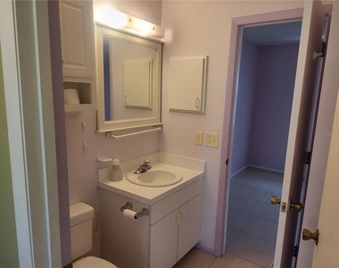 12165 Gulfstream Boulevard - Photo Thumbnail 9