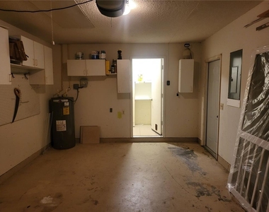 12165 Gulfstream Boulevard - Photo Thumbnail 14