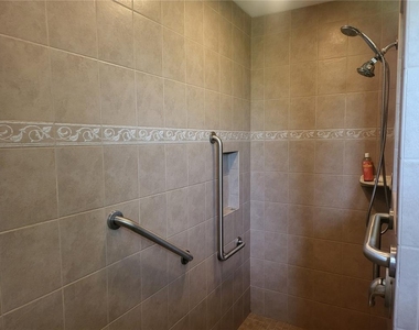 12165 Gulfstream Boulevard - Photo Thumbnail 4
