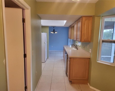 12165 Gulfstream Boulevard - Photo Thumbnail 8