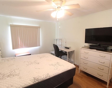 607 Cervina Drive - Photo Thumbnail 19