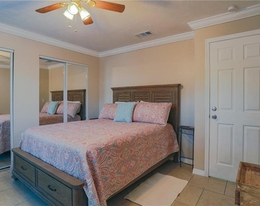 2907 Hyde Park Street - Photo Thumbnail 9