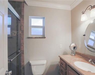 2907 Hyde Park Street - Photo Thumbnail 12
