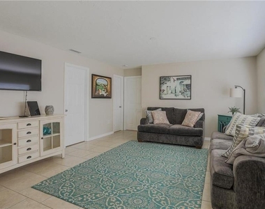 2907 Hyde Park Street - Photo Thumbnail 8