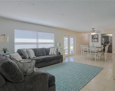 2907 Hyde Park Street - Photo Thumbnail 7