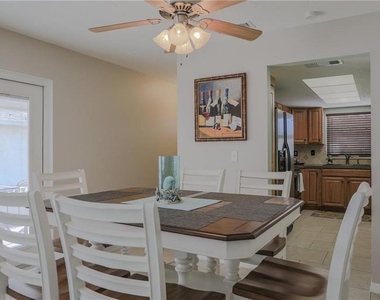 2907 Hyde Park Street - Photo Thumbnail 4