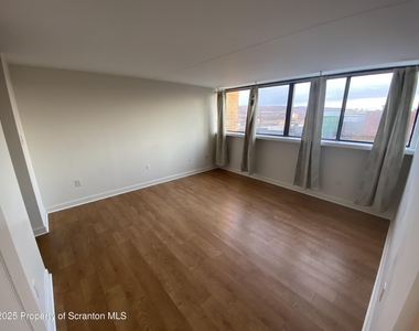 220 Linden Street - Photo Thumbnail 4