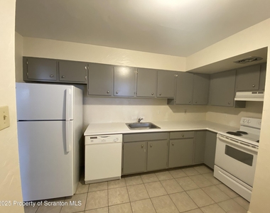 220 Linden Street - Photo Thumbnail 7
